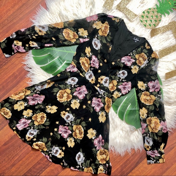 Lulus • XS • Floral Long Sleeve Dress - Picture 2 of 8